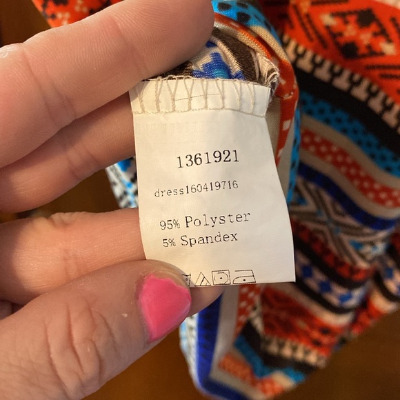 Super cute SHEIN Aztec striped print stretchy scoop neck mini dress 😍😍😍 - Picture 7 of 10